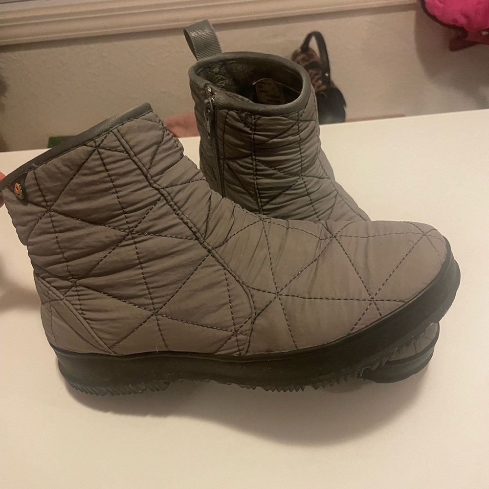 Bogs women size 7 Snow Boots